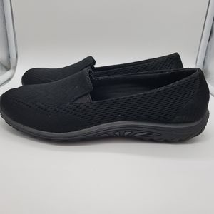 Skechers Relax Fit Slip on Womens shoes size 8.5
